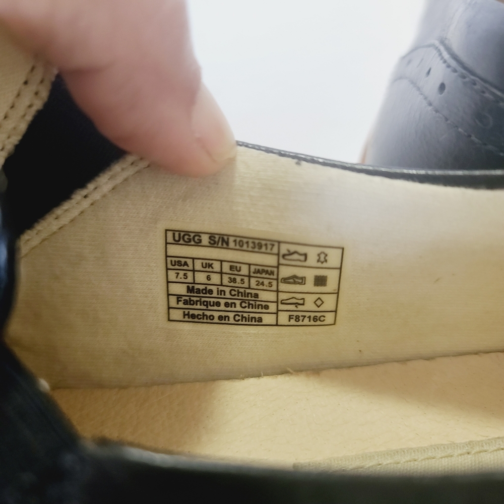 UGG Hadria Black Leather Slip-On Trainer Shoes Size 7.5 - Picture 9 of 10